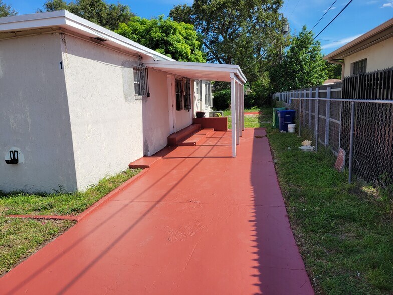 Right Driveway - 1646 NE 150th ST