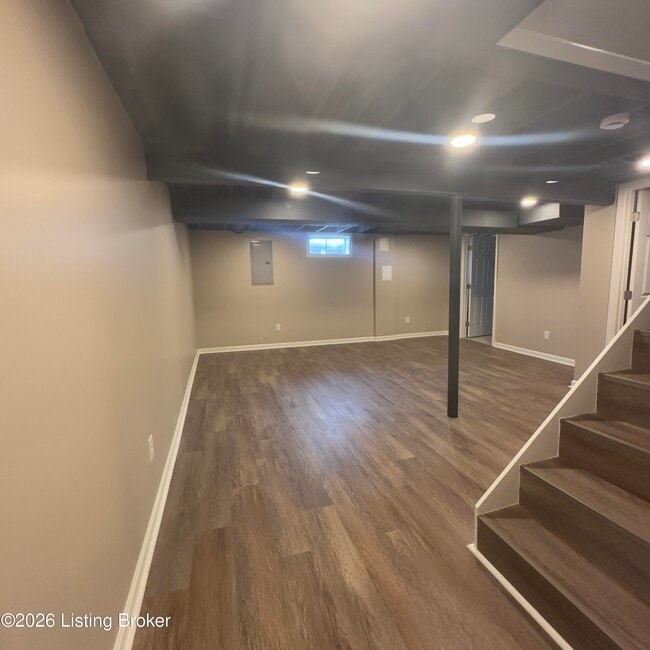 Building Photo - 305 Moser Rd