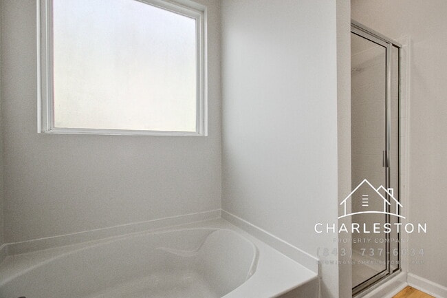 Building Photo - 403 War Admiral Ln