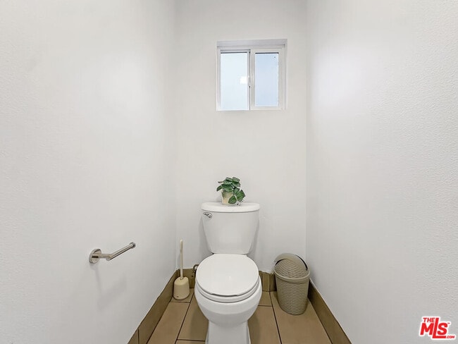 Building Photo - 10328 Firmona Ave