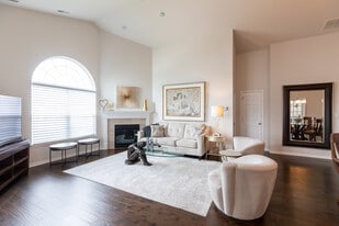 Great room w fireplace - 10941 Elkhart Pl