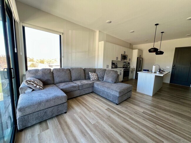 Building Photo - Modern Condo on West Side of Manhattan!