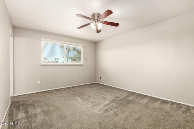 Building Photo - 230 E Strahan Dr