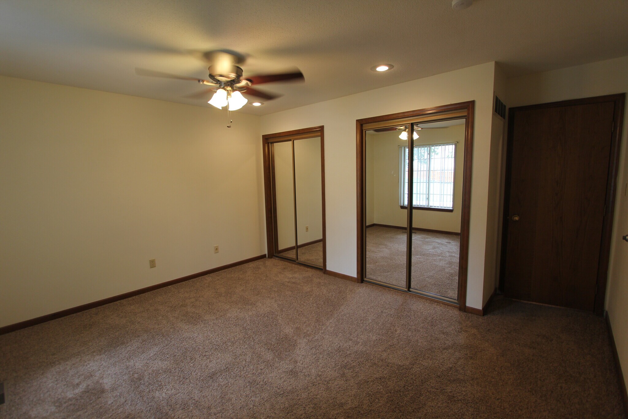 Building Photo - 1312 NW Village Dr