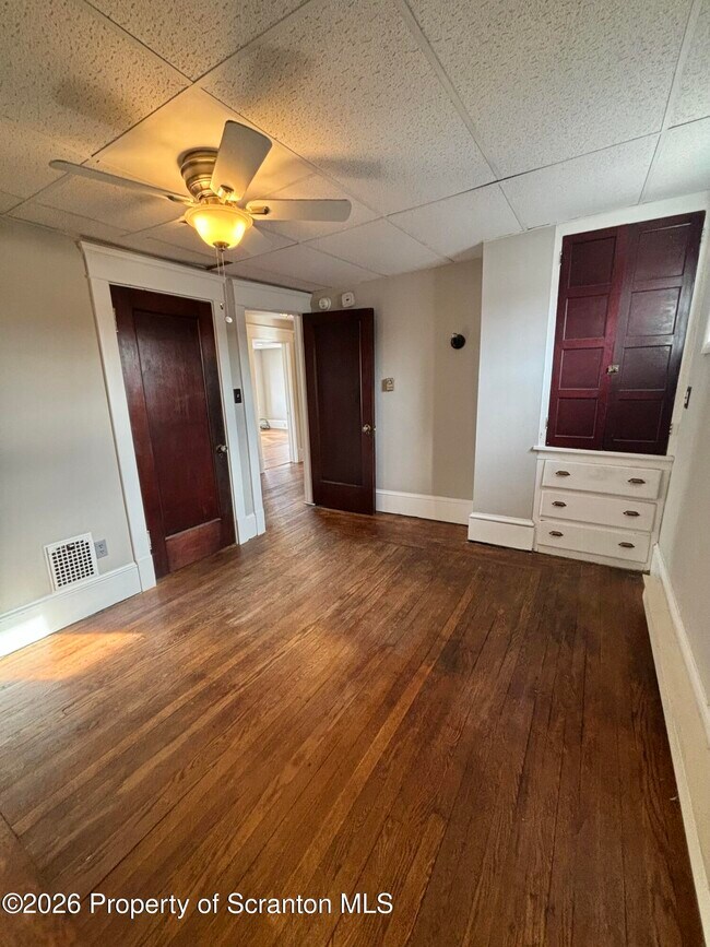 Building Photo - 942 Wyoming Ave