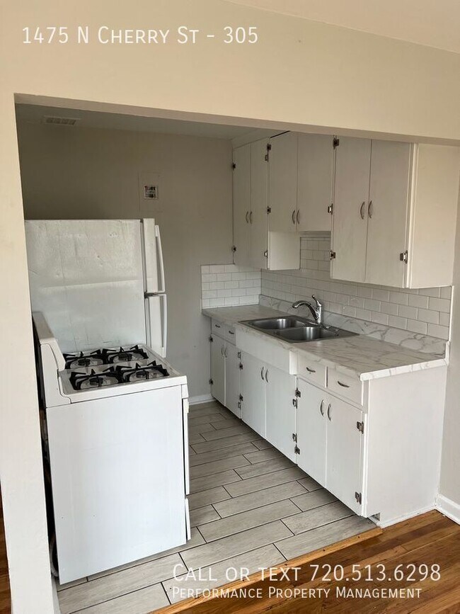 Building Photo - 1475 N Cherry St