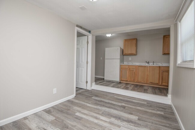 Building Photo - 912 Hotel Ave