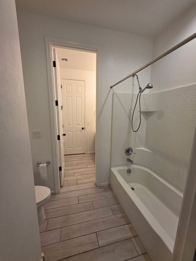 Building Photo - Great family home in Red Rock