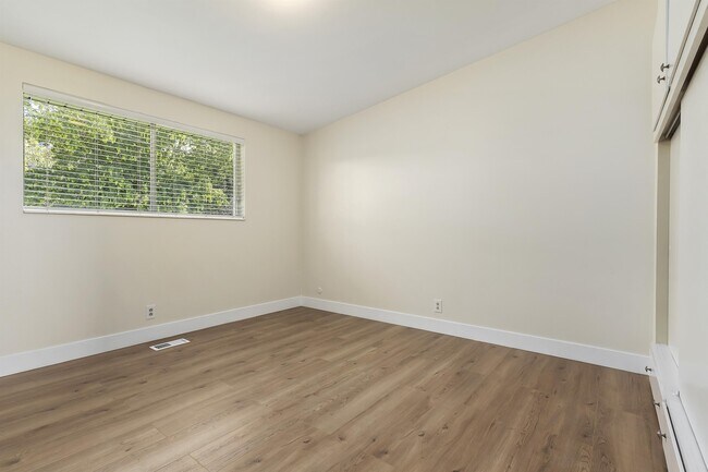 Building Photo - 7841 Da Vinci Dr