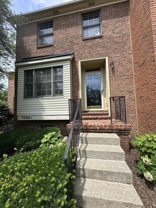 Building Photo - 1136 Turkey Foot Rd