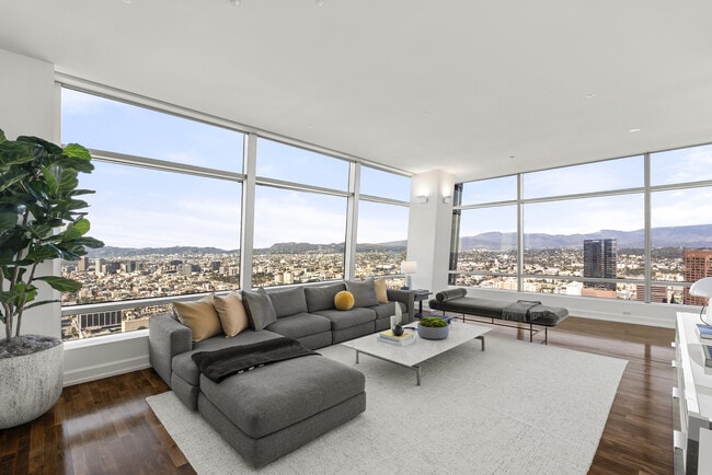 Building Photo - 900 W Olympic Blvd