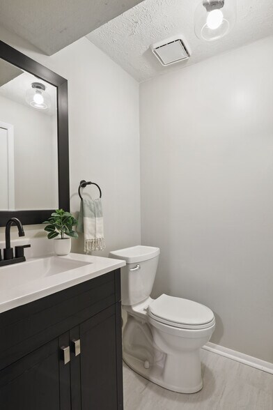 Building Photo - 7118 S 33rd St