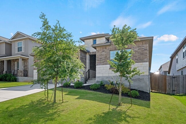 Building Photo - 1020 Highland Vista