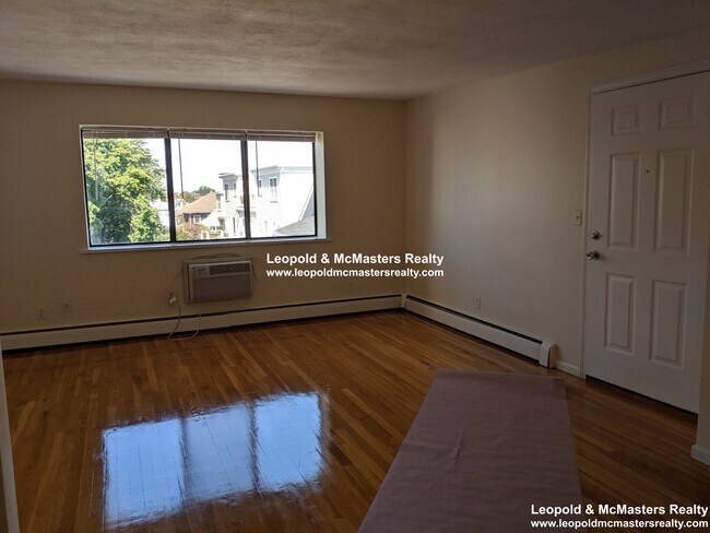 Primary Photo - 80 Litchfield St