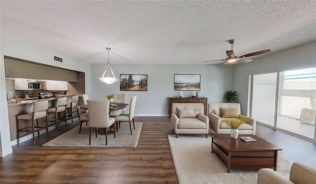 Building Photo - 6495 Shoreline Dr