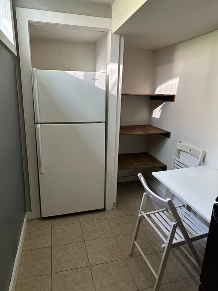 Building Photo - 289 S Winooski Ave