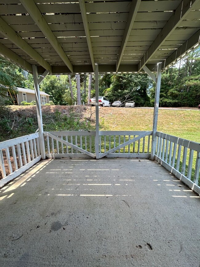 Building Photo - 105 Howell Way
