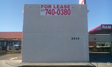 Building Photo - 2317 E Missouri Ave
