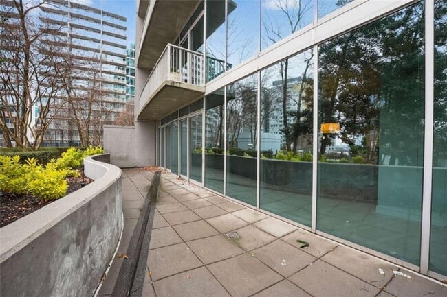 Building Photo - 950 W Peachtree St NW