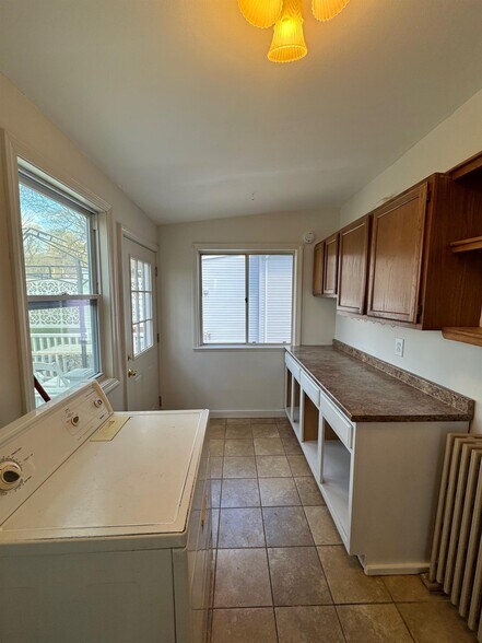 Building Photo - 61 Clarendon Ave