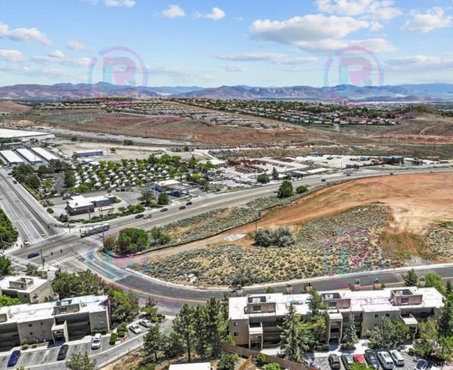 Building Photo - Incredible condo near UNR! This charming 2...