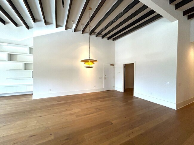 Building Photo - 524 Mulberry St