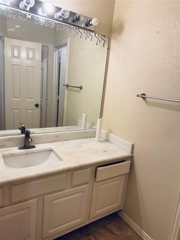 Building Photo - 2805 Glen Hollow Dr