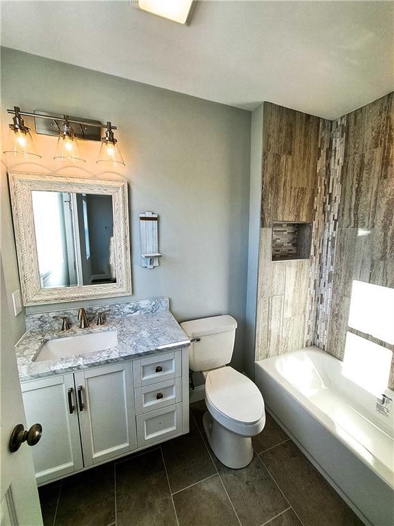 Building Photo - 33 Grand St