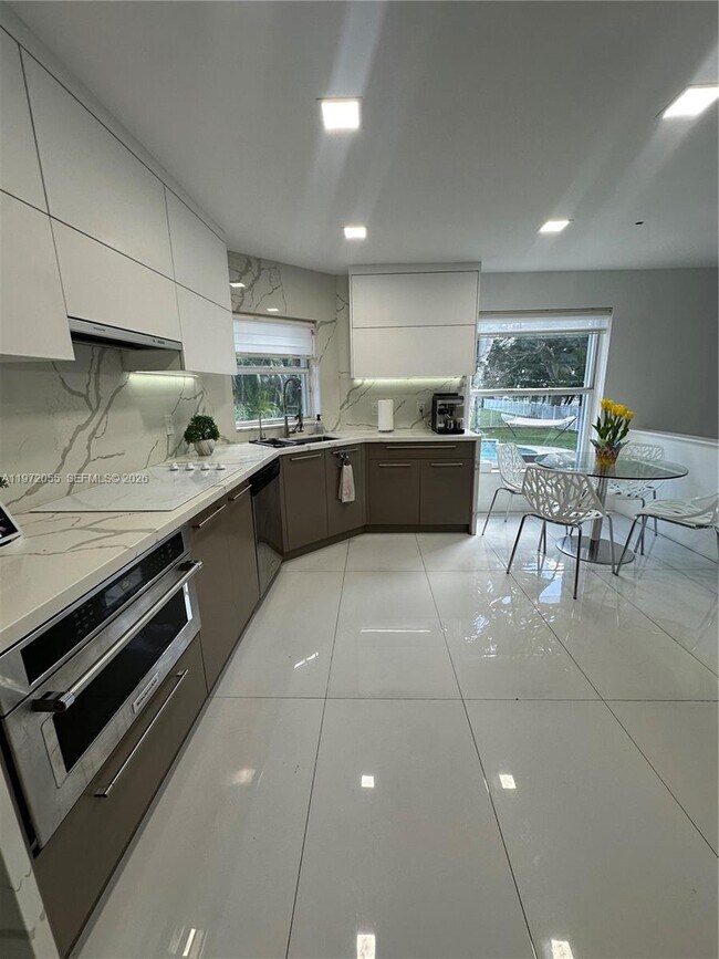 Building Photo - 1607 SW 157th Ave