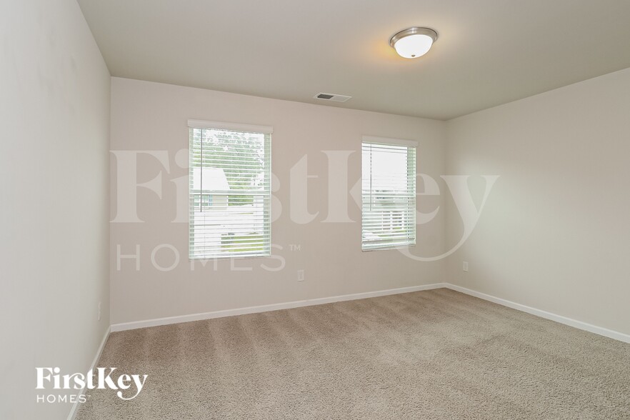 Building Photo - 9526 Hamel St
