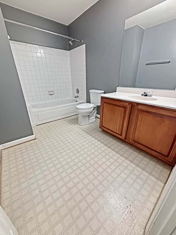 Building Photo - 117 College Station Dr