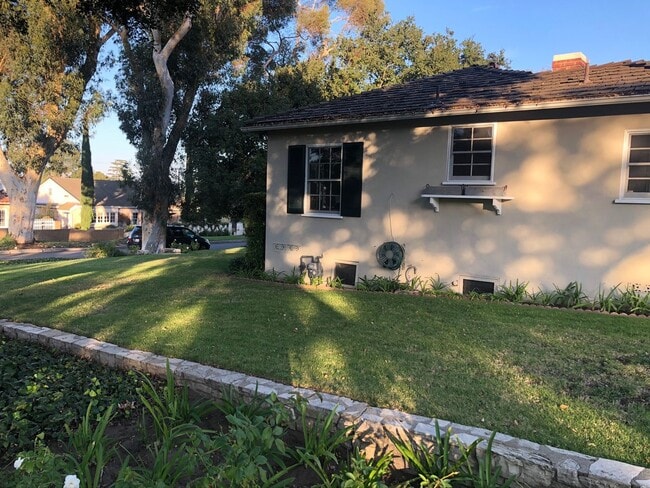 Building Photo - Valmonte Beauty 2 Bedroom Beautiful Home  on Corner Lot with Huge yard