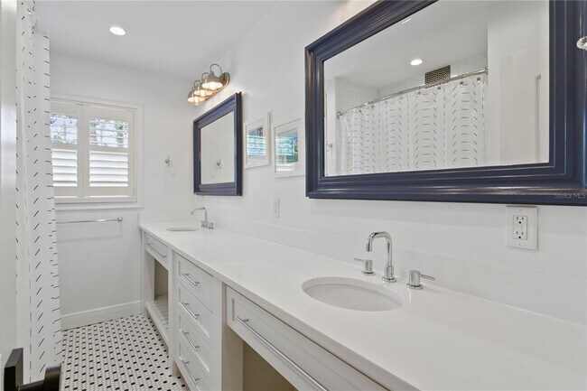 Building Photo - 1207 Druid Ln