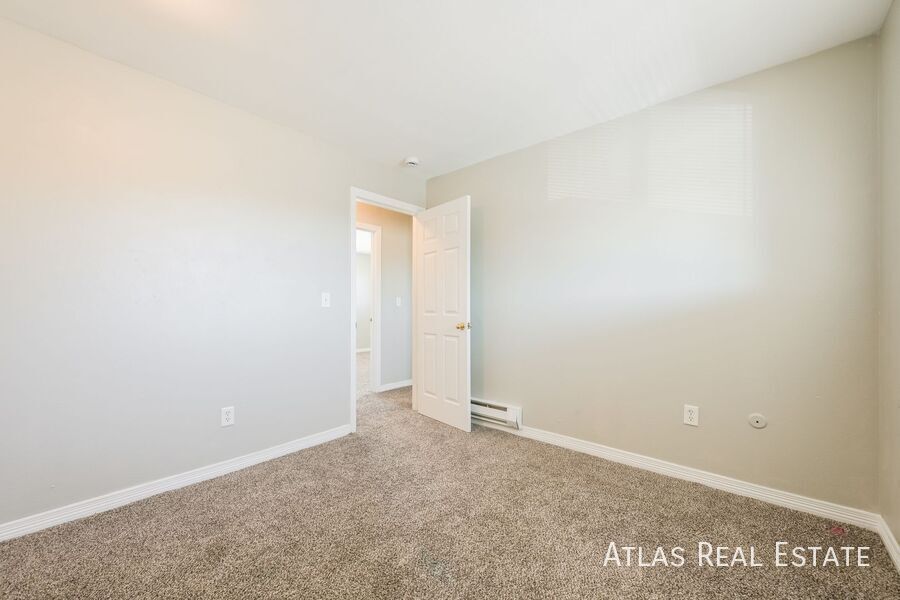 Building Photo - 960 Bishop Ct