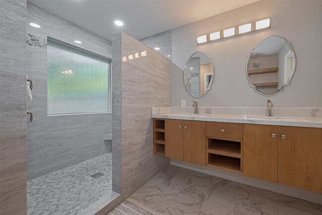 Building Photo - 119 Genesee Ridge Dr