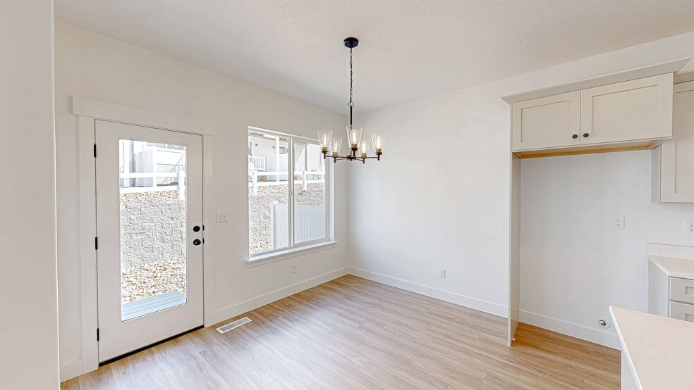 Building Photo - 4593 Olive Ave