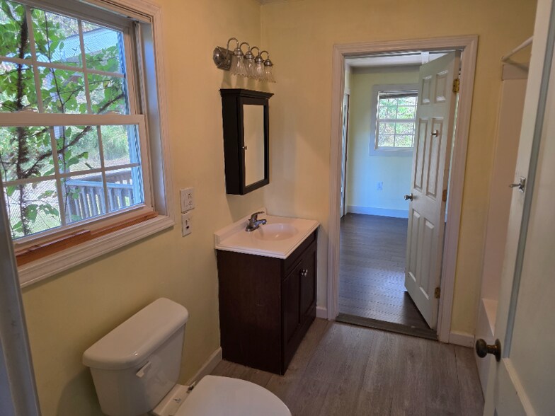 Building Photo - 52 Elkins Branch Rd