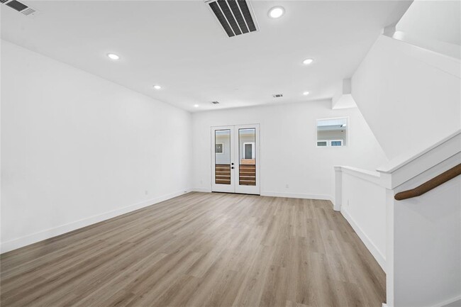 Building Photo - 113 Milby St
