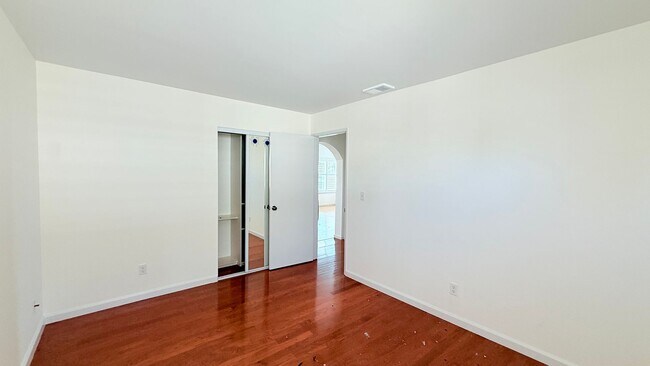 Building Photo - 103 Bay Park Terrace