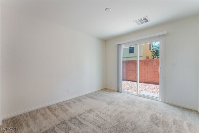 Building Photo - 10529 Headwind Ave