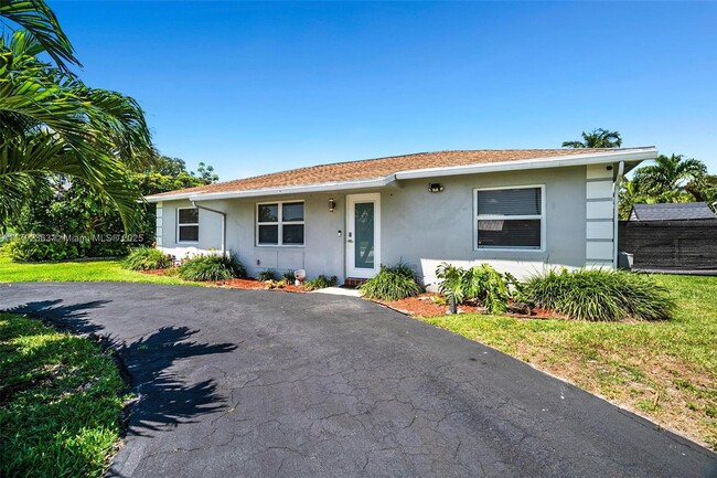 Primary Photo - 19445 Carolina Cir