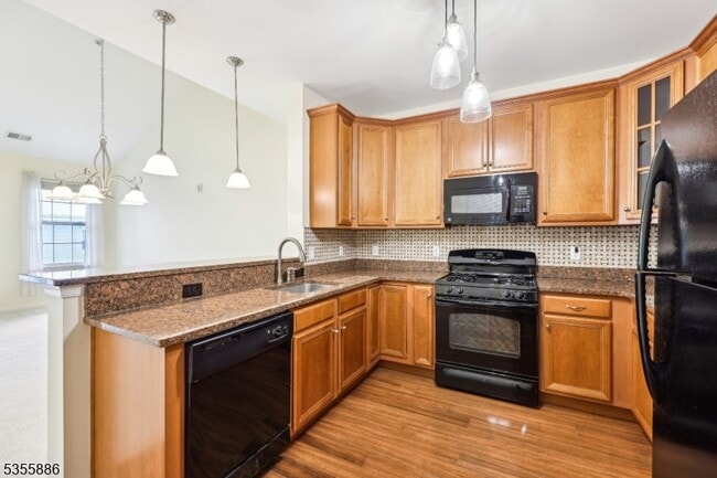 Building Photo - 1507 Meadow Brook Ct