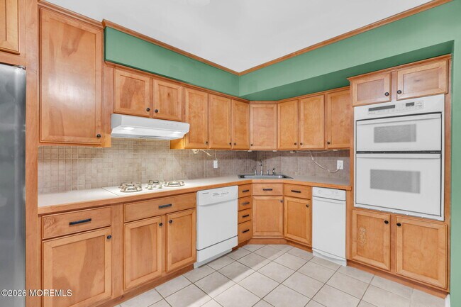 Building Photo - 1146 Sawmill Rd