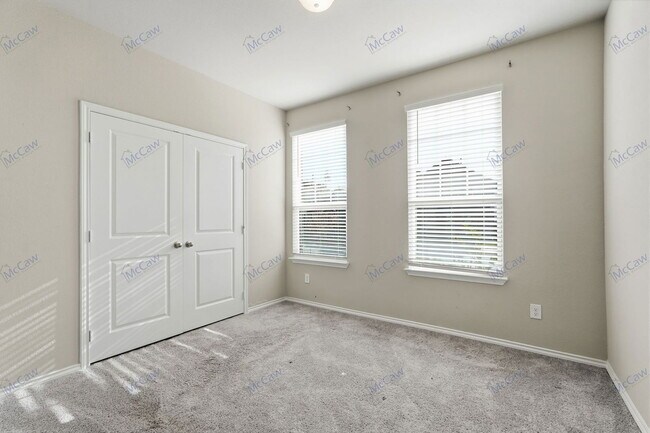 Building Photo - 7041 Helena Hl