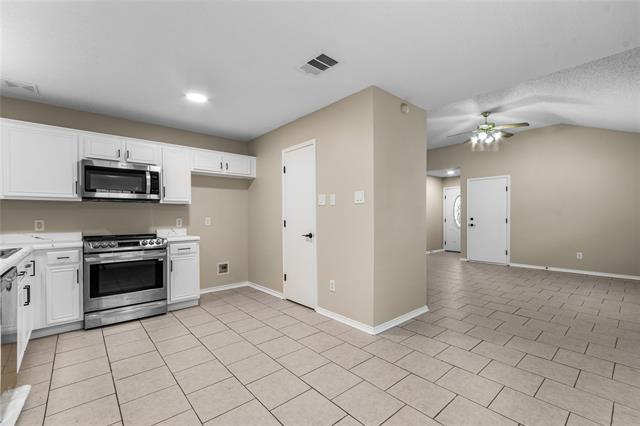 Building Photo - 1035 N Ravinia Dr