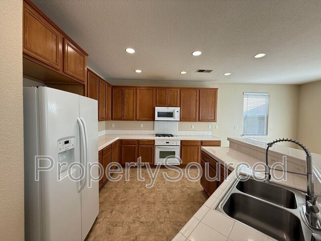 Building Photo - 388 Crescent Moon Dr