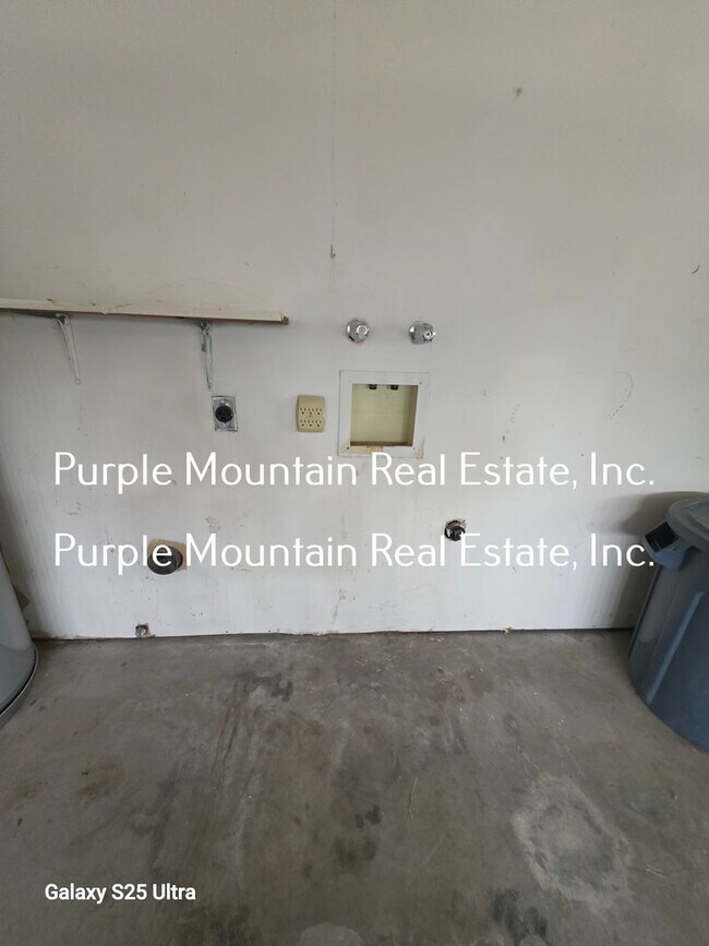 Building Photo - 2019 Evelyn St