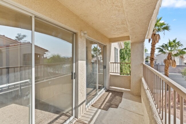 Building Photo - 2nd Floor Condo in a Gated Northeast Commu...