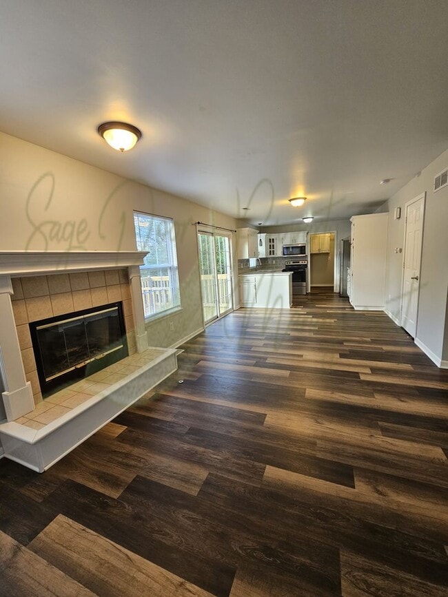 Building Photo - BEAUTIFUL HOME!!!