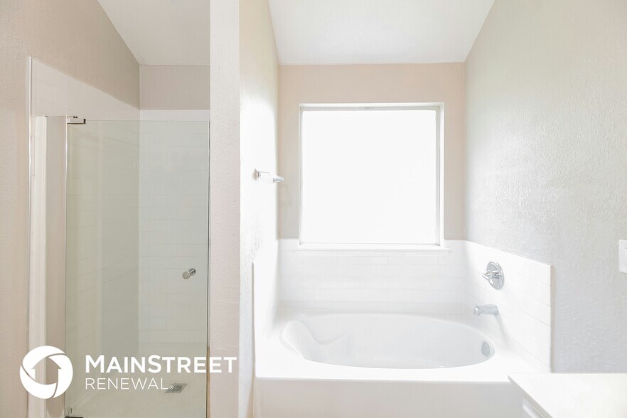 Building Photo - 405 Harvard Dr